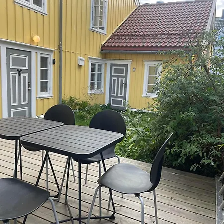 Sjarmerende Historisk Midt I Tromsø
